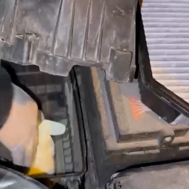 Otomobilin hava filtresinden uyuşturucu çıktı; 2 gözaltı