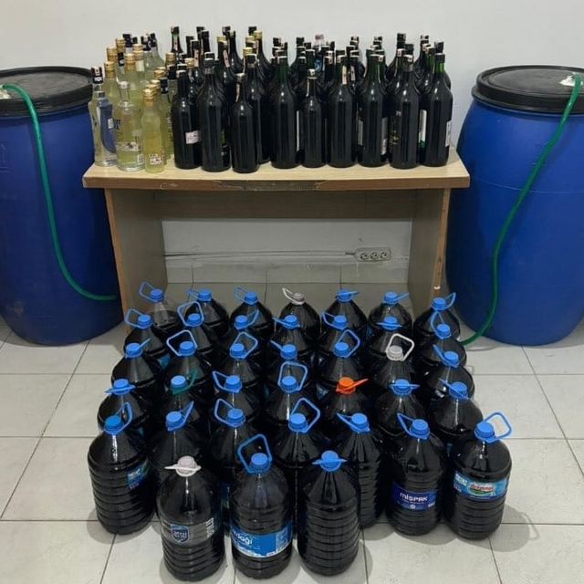 Tekirdağ'da 855 litre sahte içki ele geçirildi