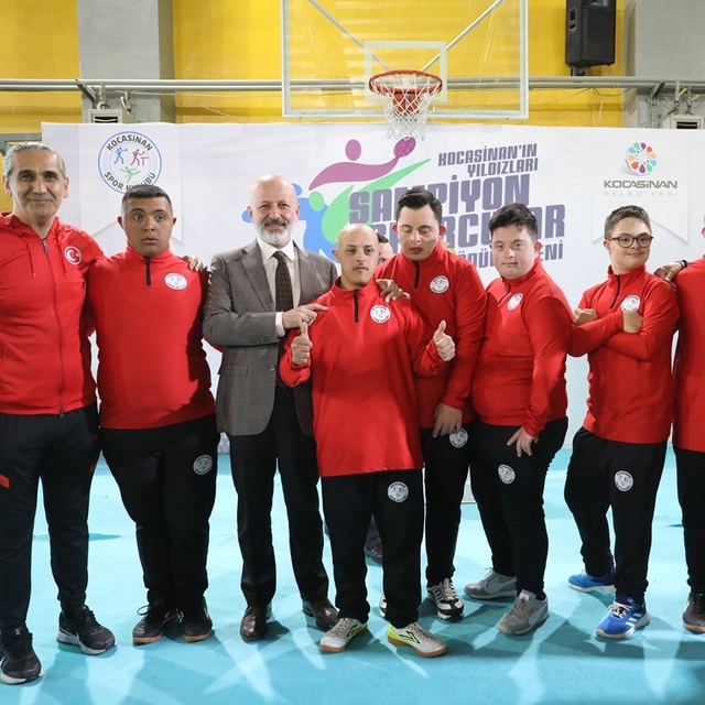 Başkan Çolakbayrakdar, yarışmalarda dereceye gideren özel sporcuları tebrik...