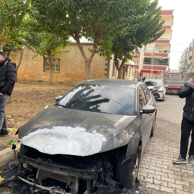 Şanlıurfa'da park halindeki araç kundaklandı