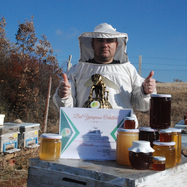 Eskişehirli üreticinin yüksek kalitedeki balı uluslararası yarışmada birinc...
