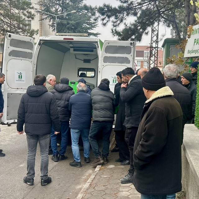 Eskişehir'de garajda çalıştırdığı aracının egzozundan çıkan gazdan zehirlen...