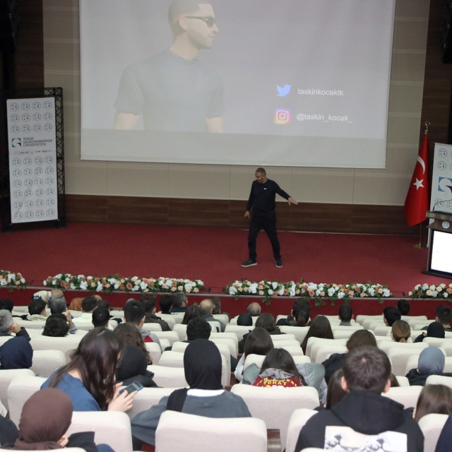 TOGÜ'de Metaverse ve Yapay Zeka Konferansı düzenlendi