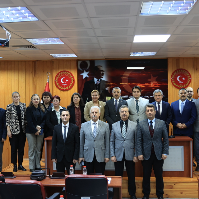 Edirne'nin köy yollarında sıcak asfalt çalışmaları sürüyor