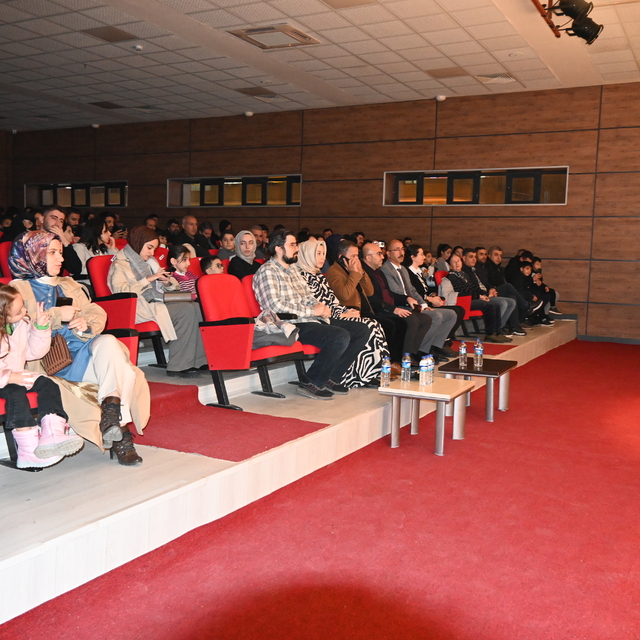 Kurtalan'da "Ortaya Karışık" adlı oyun sahnelendi