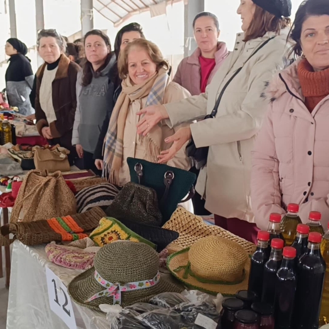 Samandağ'da kadın üretici pazarı açıldı