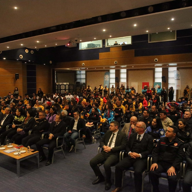 Muğla'da "Fermuar Sistemiyle Yaşama Yol Ver" kampanyası tanıtıldı