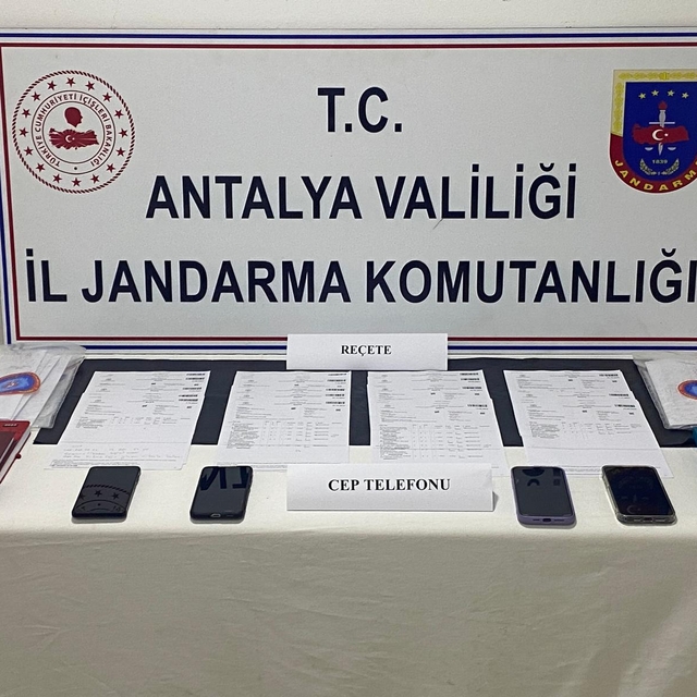 Antalya'da dolandırıcılık operasyonunda 4 şüpheli yakalandı