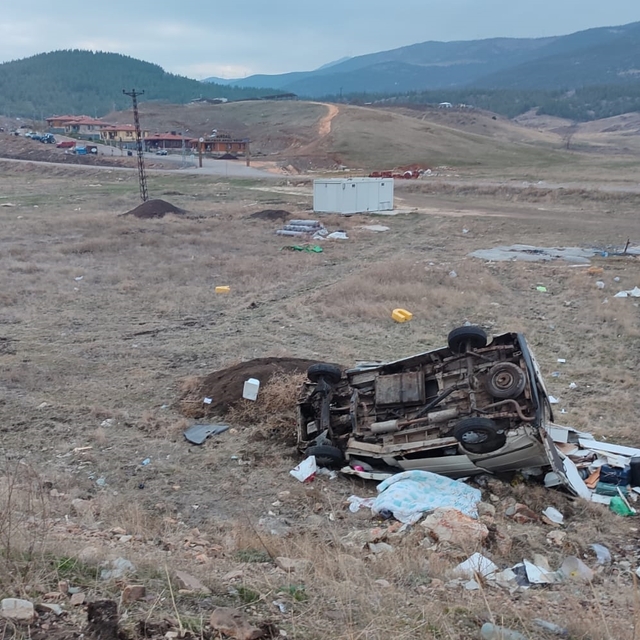 Gaziantep'te devrilen minibüste 1 kişi öldü, 3 kişi yaralandı