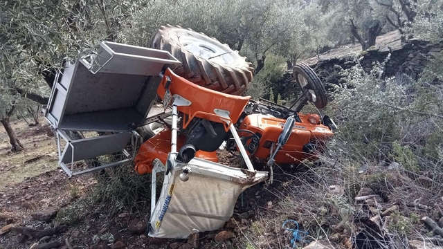 Söke'de devrilen traktörün sürücüsü yaralandı