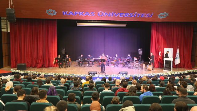 Kars'ta "Anadolu'dan renkler" konseri düzenlendi