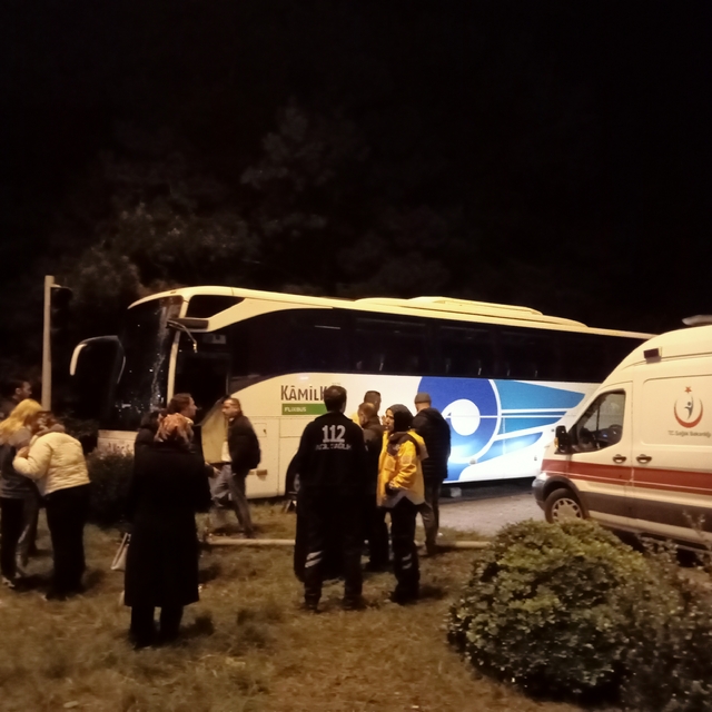 Samsun'da yolcu otobüsünün tırla çarpışması sonucu 1 kişi yaralandı
