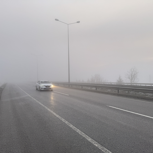 Çorum'da Ankara-Samsun kara yolunda sis etkili oluyor