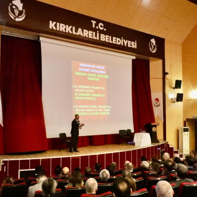 Kırklareli'nde "Kamusal Yaşamda Protokol ve Davranış Kuralları" eğitimi düz...