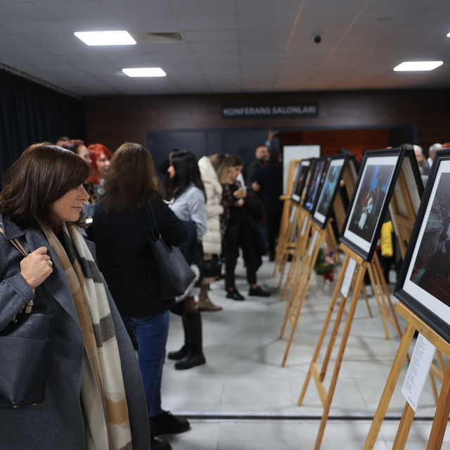Edirne'de EFOD'un "Şiirden Fotoğrafa" sergisi açıldı