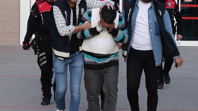 'Karar bekliyordum, akrabalarım uzun yoldan geldi' diyen sanığa hakimden tepki