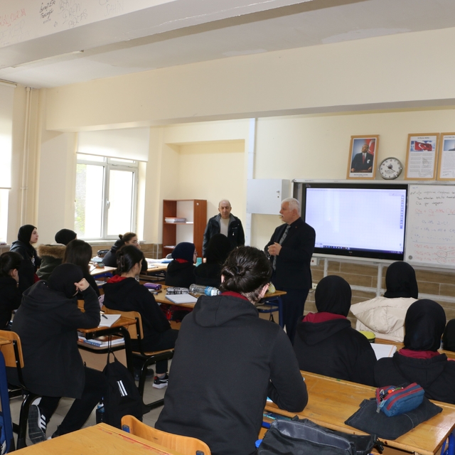 Of Milli Eğitim Müdürü İdris Kabahasanoğlu'ndan Of Fen Lisesi'ne ziyaret