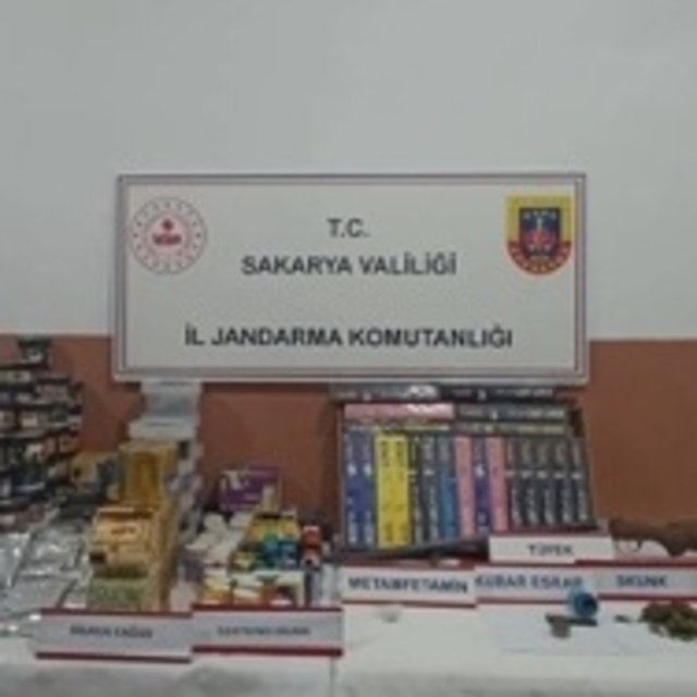 Sakarya'da uyuşturucu operasyonunda 2 zanlı yakalandı