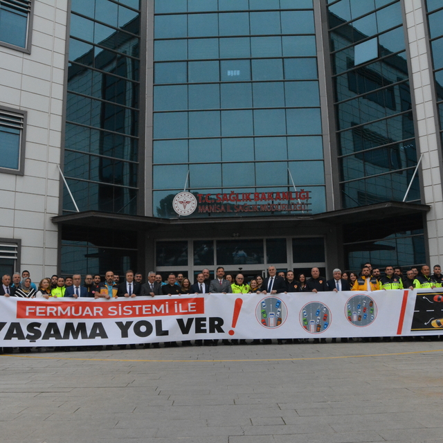 Manisa'da "Fermuar sistemiyle yaşama yol ver" kampanyası tanıtıldı