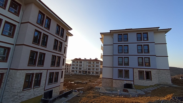 Hamamözü ilçesinde TOKİ konutlarının inşaatı devam ediyor