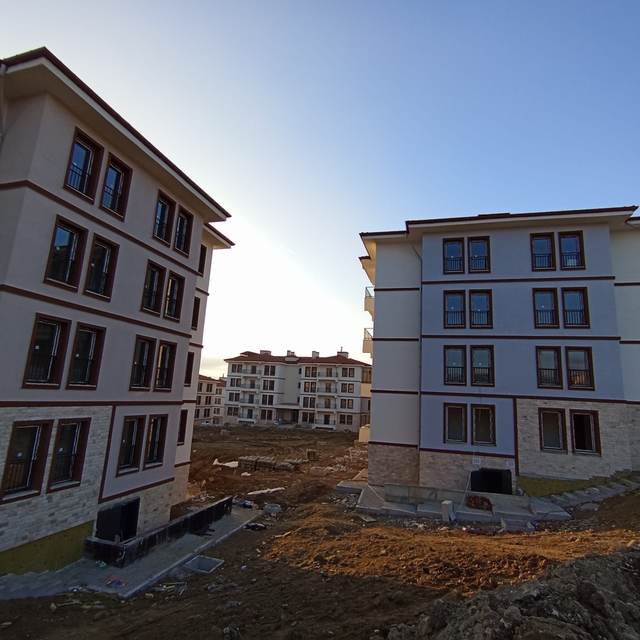 Hamamözü ilçesinde TOKİ konutlarının inşaatı devam ediyor