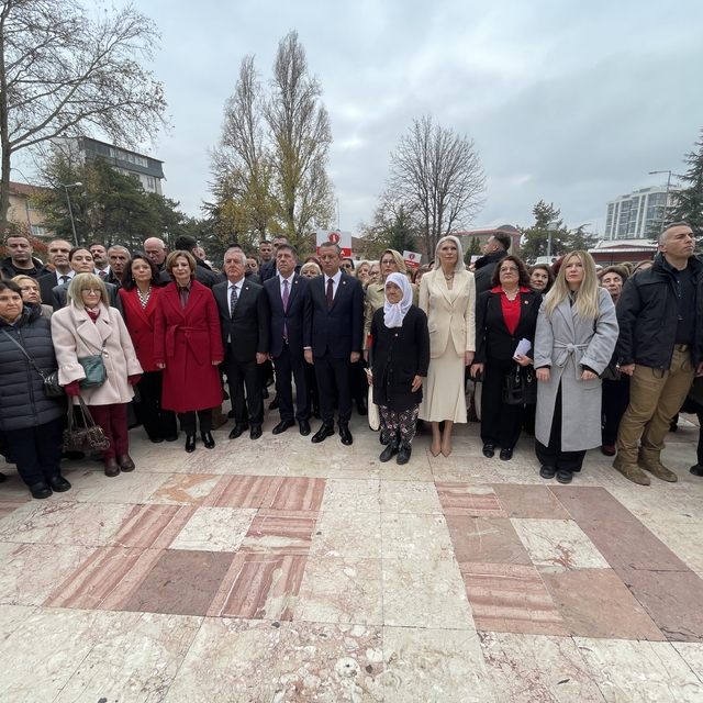 CHP Genel Başkanı Özel, Bilecik'te toplu açılış ve temel atma töreninde kon...