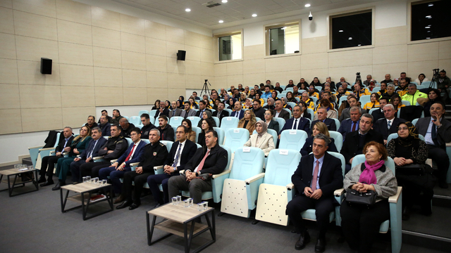 Kayseri ve Kırıkkale'de "Fermuar sistemiyle yaşama yol ver" kampanyası tanıtıldı