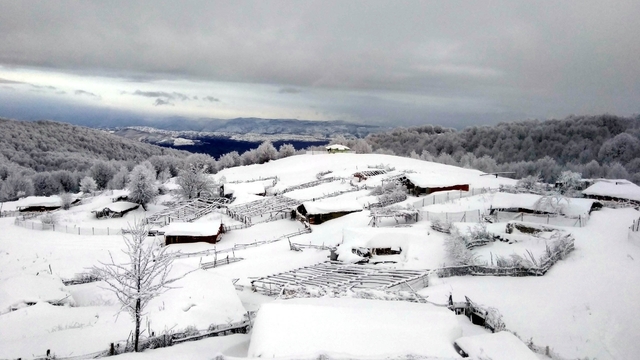 Amasya'nın yüksek kesimlerine kar yağdı