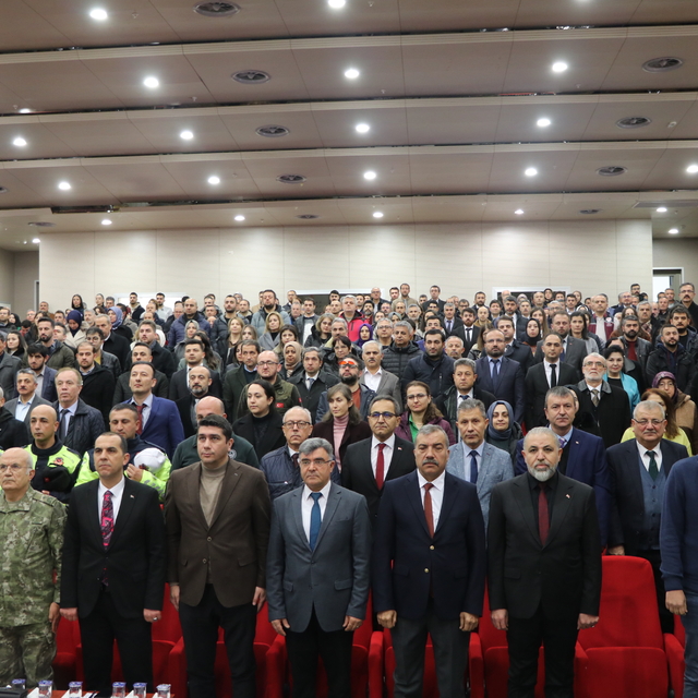 Çankırı'da "Fermuar Sistemi ile Yaşama Yol Ver Projesi" tanıtıldı.