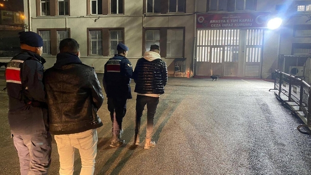 Amasya'da uyuşturucu operasyonunda yakalanan 2 zanlı tutuklandı