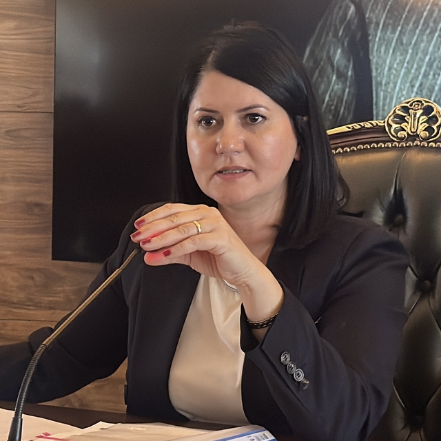 Edirne Belediye Meclisinde, şarkıcı Gökçe konserine ödenen ücrete ilişkin s...