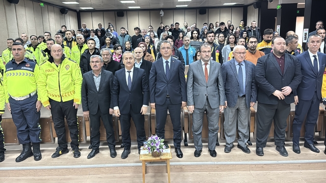 Karabük'te "Fermuar Sistemi İle Yaşama Yol Ver" kampanyası tanıtıldı