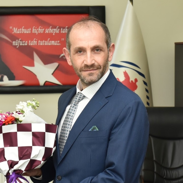 Yolun karşısına geçmek isteyen çifte otomobil çarptı; 1 ölü, 1 yaralı (2)