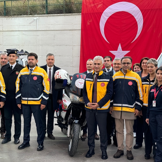 İzmir'de "Fermuar sistemiyle yaşama yol ver" kampanyası tanıtıldı