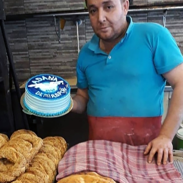 Kızgın pekmezi başından aşağı döken fırın çalışanı ağır yaralandı; o anlar...