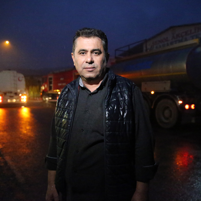 Antalya'da mobilya ve beyaz eşya deposunda çıkan yangın söndürüldü