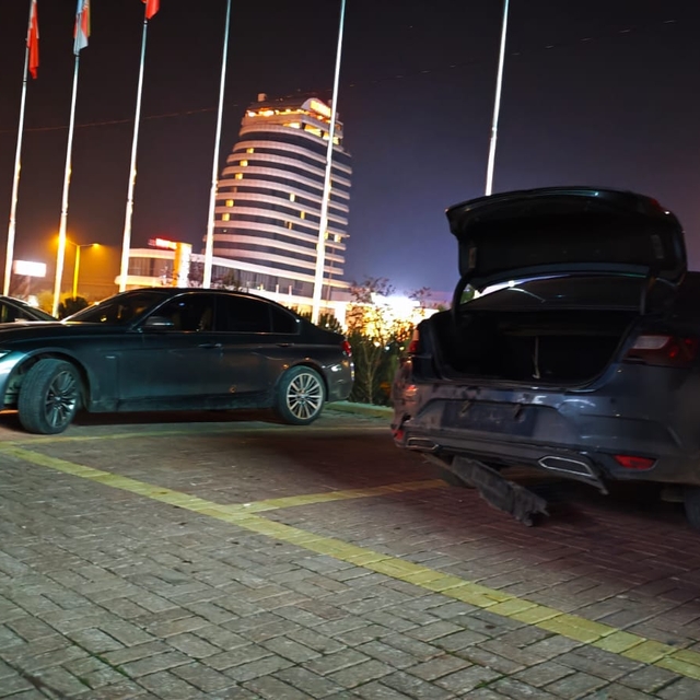 Bursa'da otomobilde silahlı saldırıya uğrayan kişi yaralandı