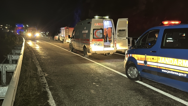 Karabük'te iki otomobilin çarpıştığı kazada 4 kişi yaralandı