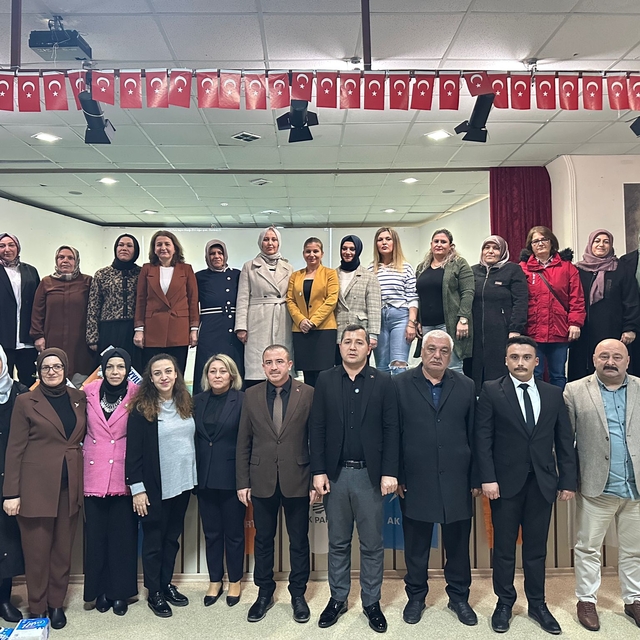AK Parti Alaçam İlçe Kadın Kolları Başkanlığına yeniden Güven Kıcır seçildi