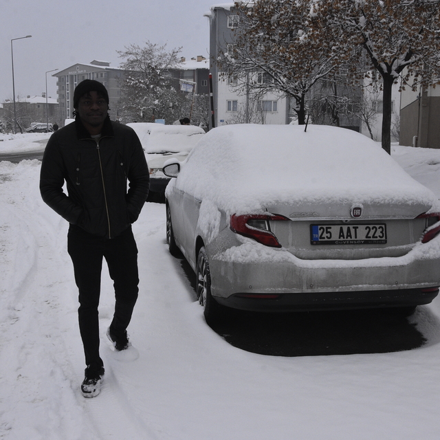 Bitlis'te kar nedeniyle 77 köy yolu ulaşıma kapandı