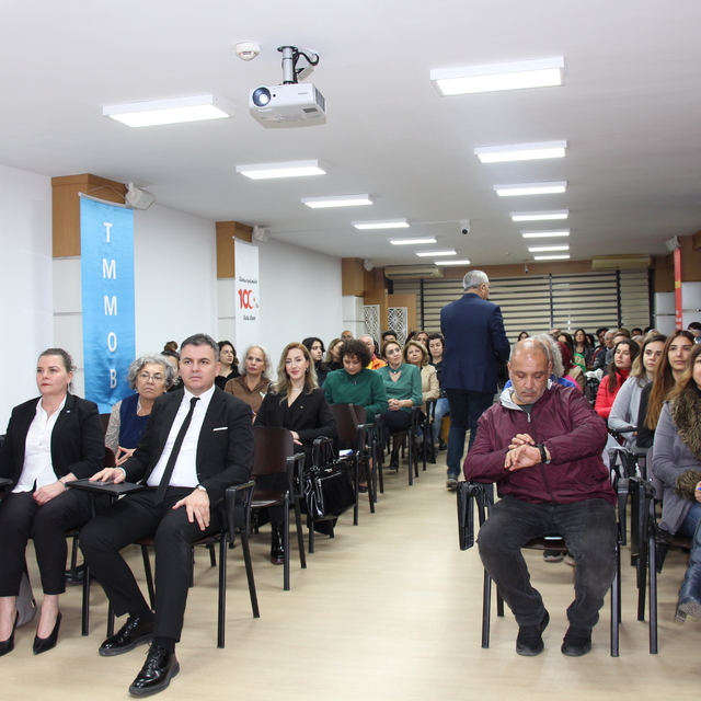 Antalya'da "Alt Yazılarıyla İnsanı Okumak" konulu söyleşi düzenlendi
