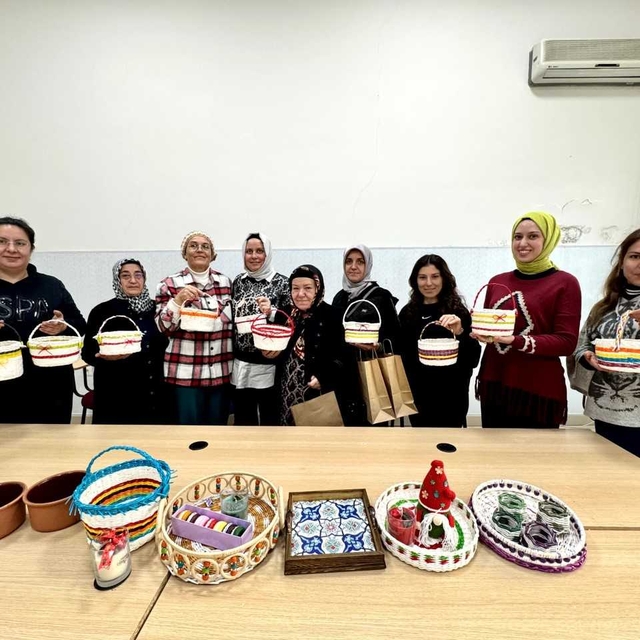 Hacılar Belediyesinden sepet örme kursu