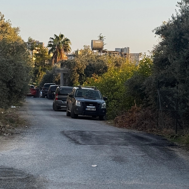 Tartıştığı 3 akrabasını öldürdükten sonra evine gittiği eski eşini tehdit e...