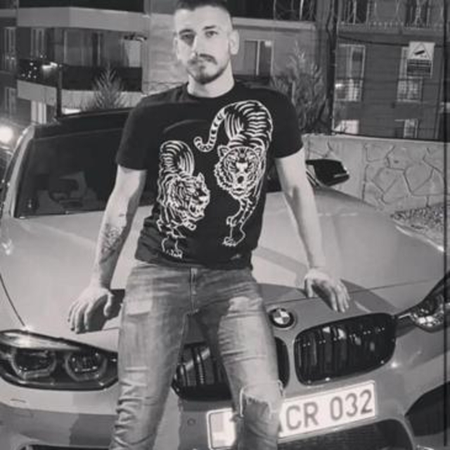 Eski nişanlısını 12 yerinden bıçakladı; duruşmada 'seviyorum' dedi