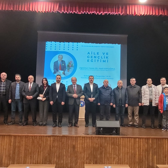 Vezirköprü'de "Aile ve Gençlik Eğitimi" konferansı düzenlendi