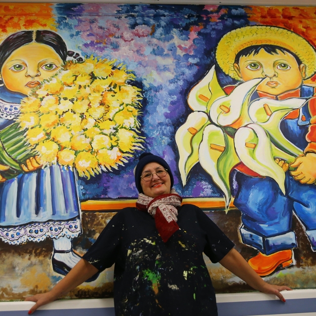 Mersin'de duvarları resimlerle süsleyen ressam hastalara moral için hastane...