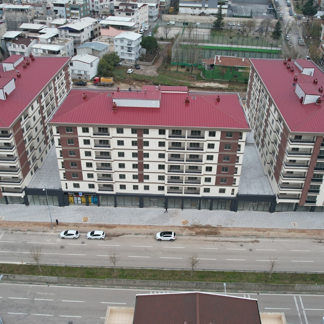 Bursa'da Yıldırım Belediyesinin 30 bin konutu dönüştürme hedefiyle başlattı...