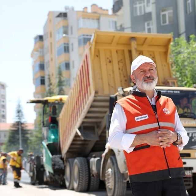 Kocasinan Belediyesi 10 yılda 1370 kilometre yol yaptı