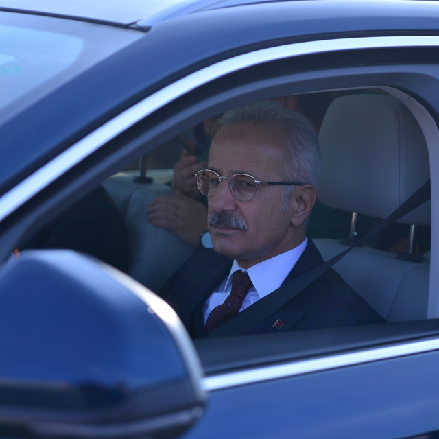 Bakan Uraloğlu, açılışını gerçekleştirdiği kavşaktan Togg ile ilk geçişi ya...