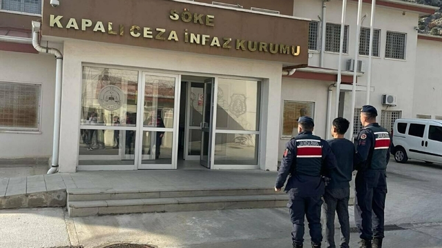 Evinde iklimlendirme çadırı kurup, skunk yetiştiren şüpheli tutuklandı